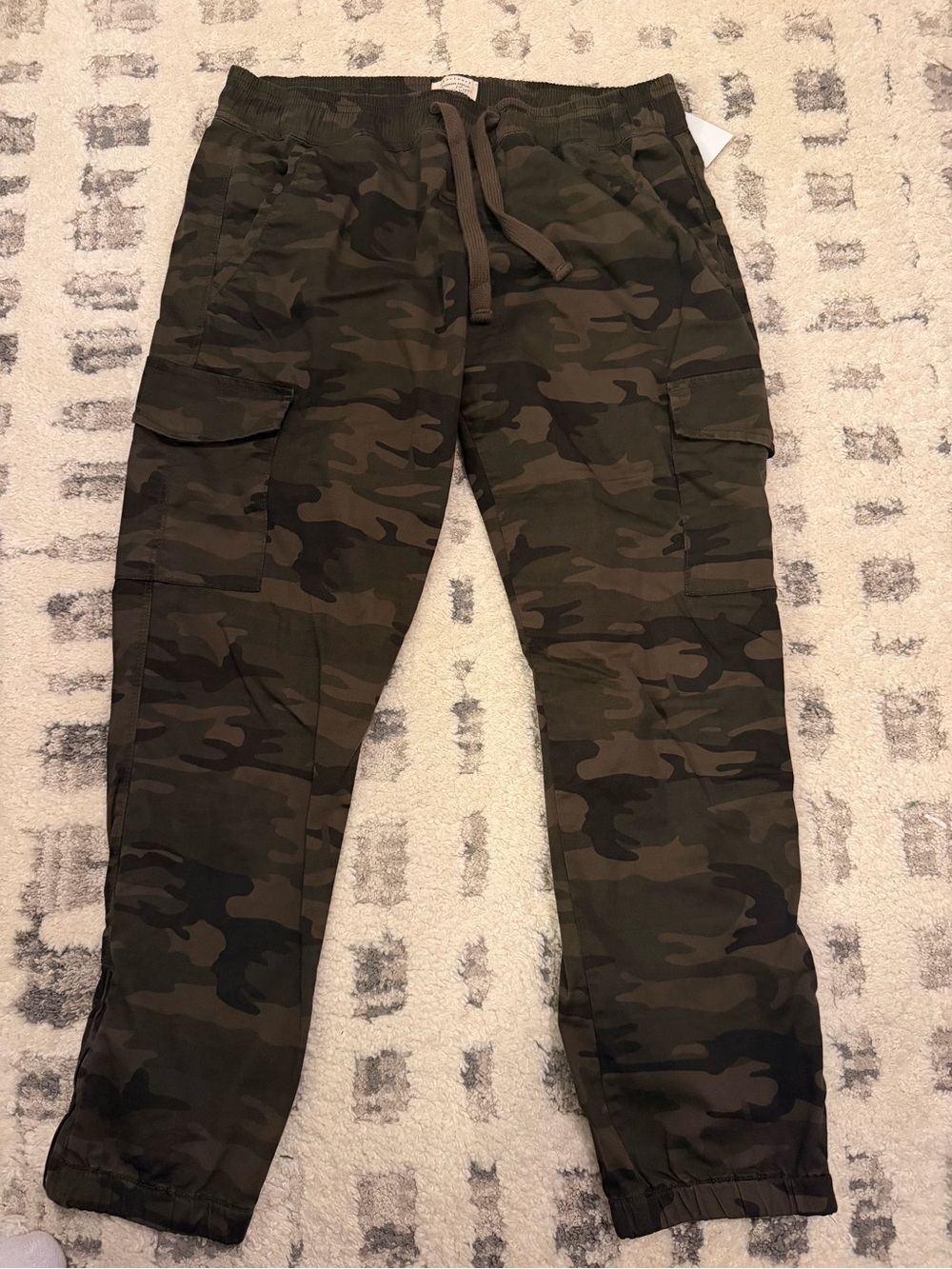 Sanctuary Olive Camo Cropped Cargo Joggers
